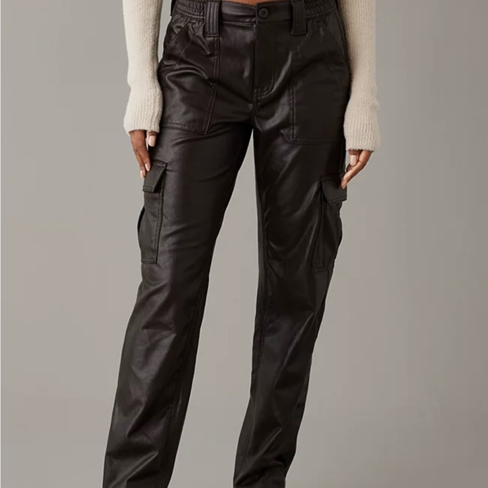 American Eagle Faux Leather Black Cargo Pants US 8 Regular, highrise